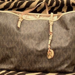 Michael Kors Signature Jet Set Travel Tote